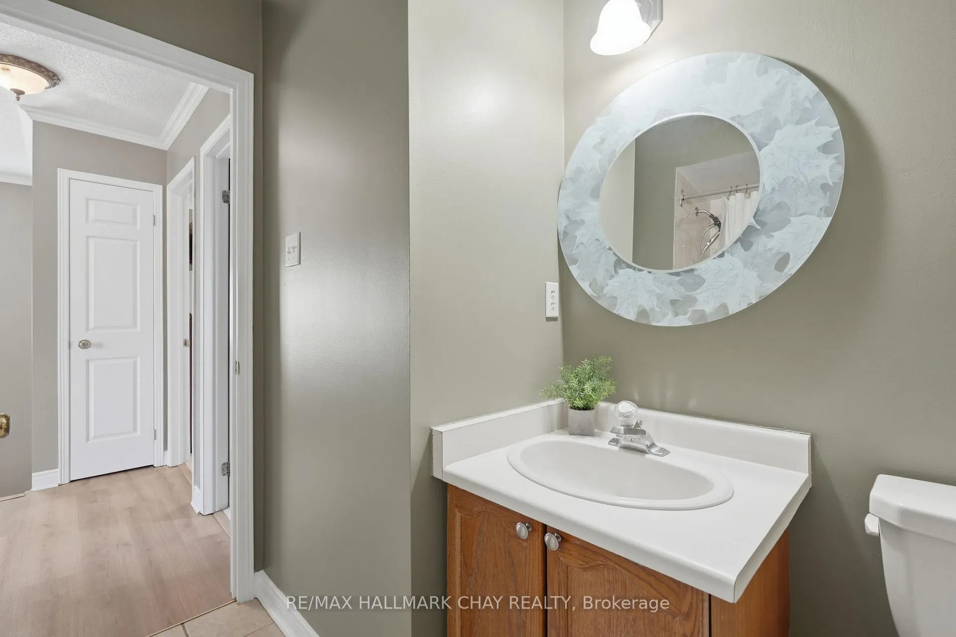 Photo 29 of 21 Carr Drive, Barrie, Letitia Heights — HOMEH