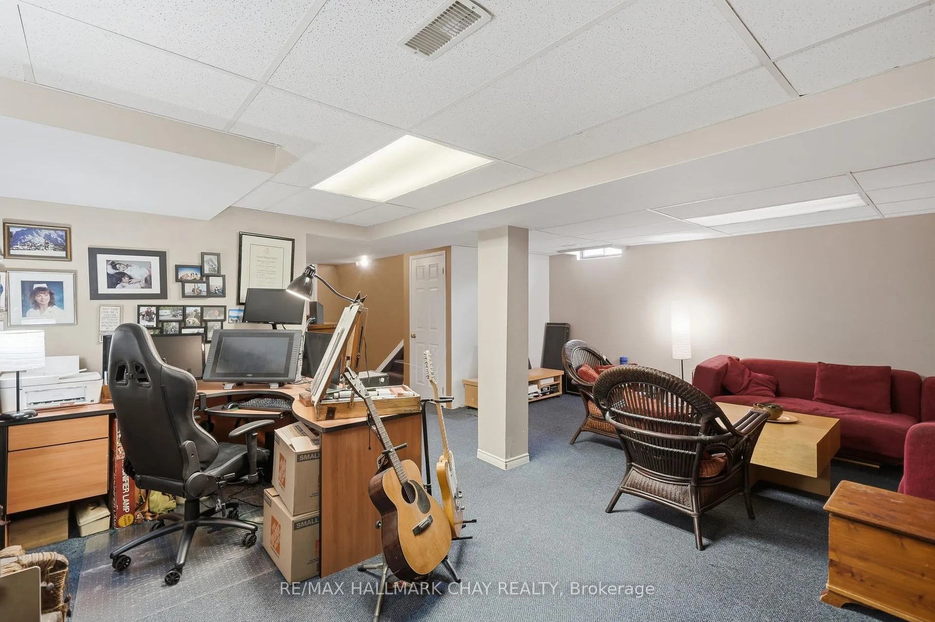 Photo 33 of 21 Carr Drive, Barrie, Letitia Heights — HOMEH