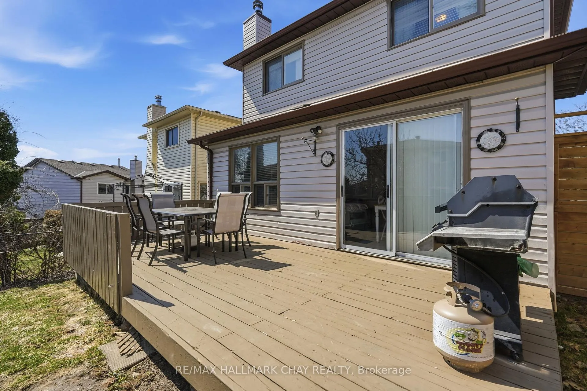 Photo 38 of 21 Carr Drive, Barrie, Letitia Heights — HOMEH