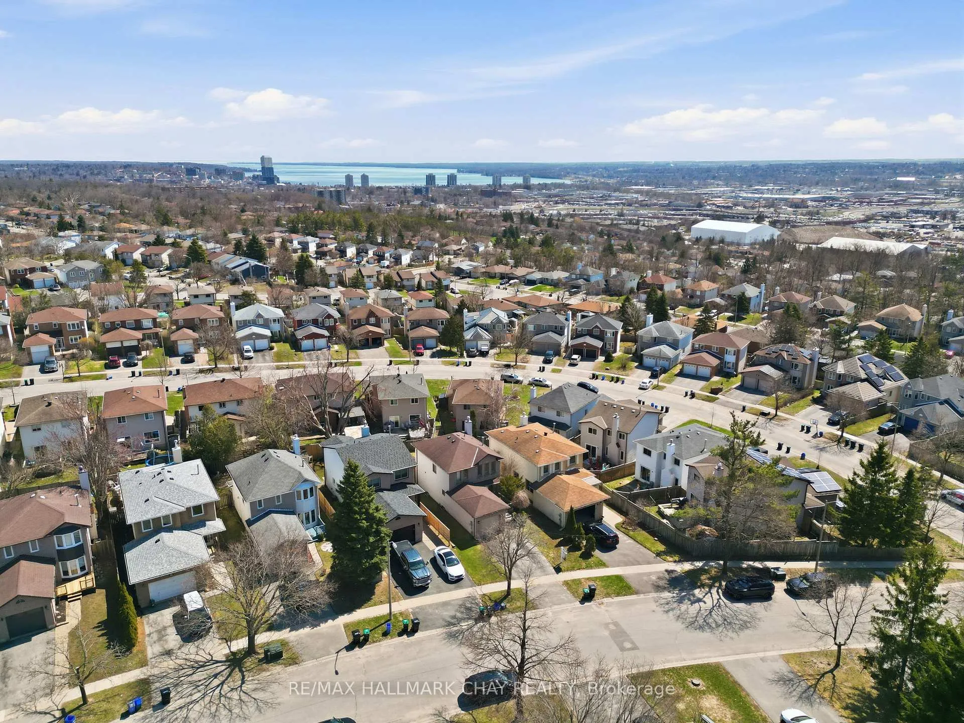 Photo 41 of 21 Carr Drive, Barrie, Letitia Heights — HOMEH