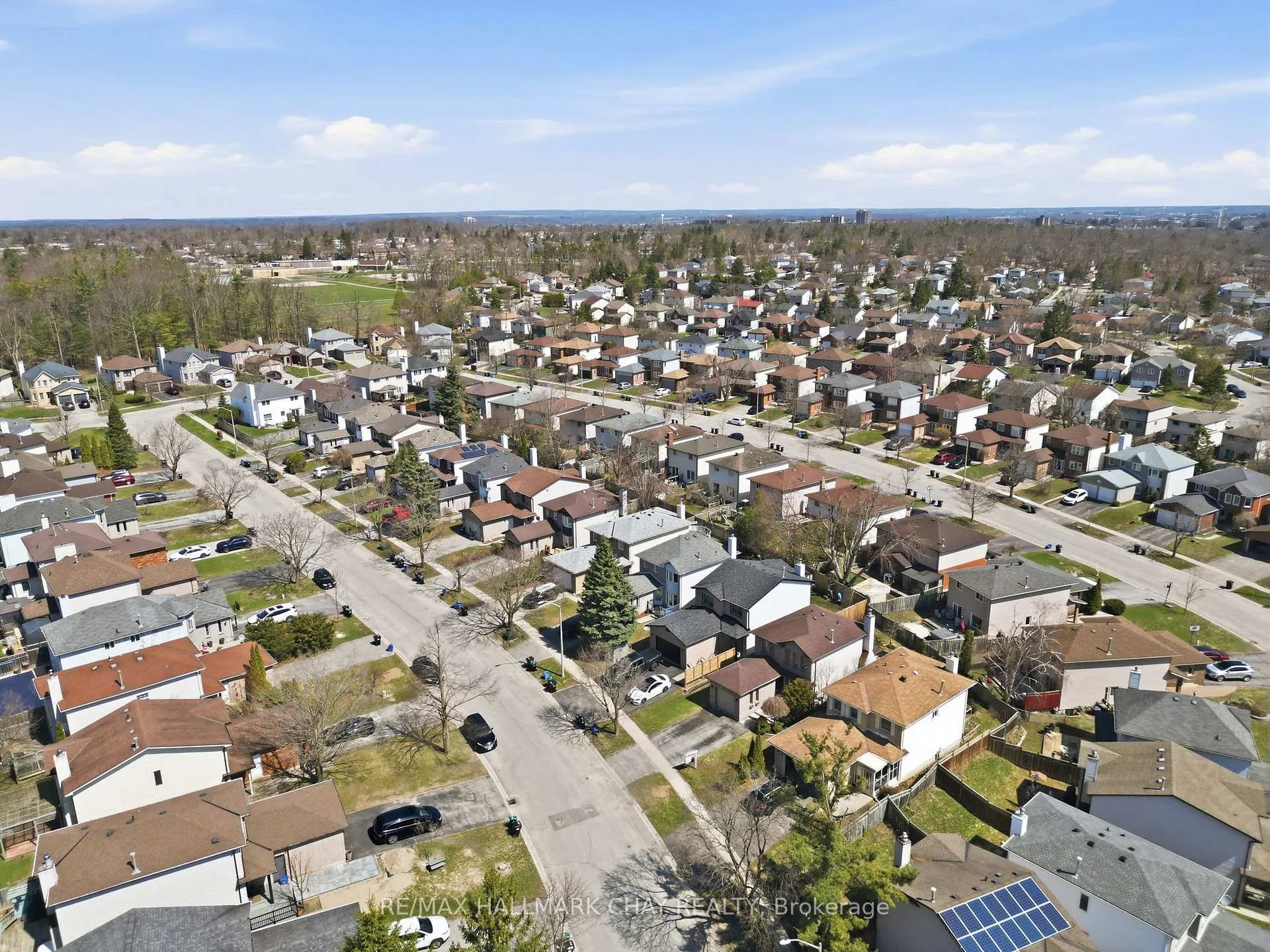Photo 42 of 21 Carr Drive, Barrie, Letitia Heights — HOMEH