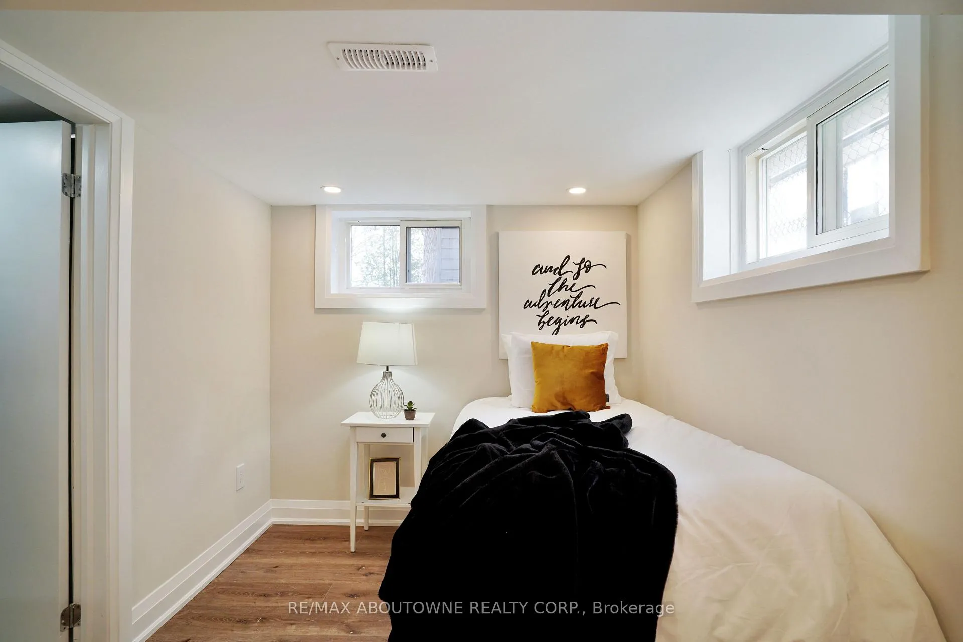 Photo 38 of 96 Mohawk Road E, Hamilton, Greeningdon — HOMEH
