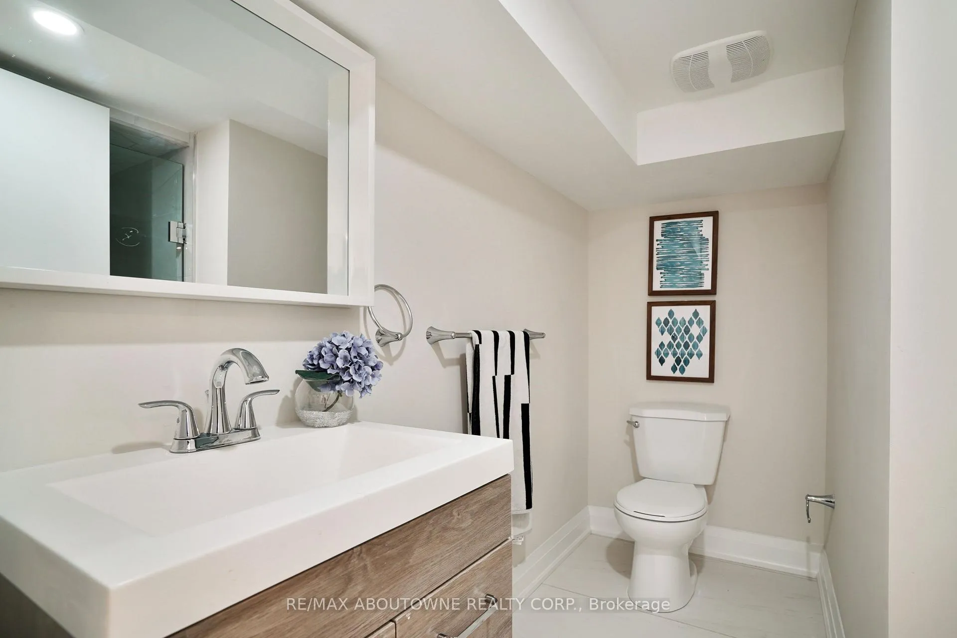 Photo 39 of 96 Mohawk Road E, Hamilton, Greeningdon — HOMEH