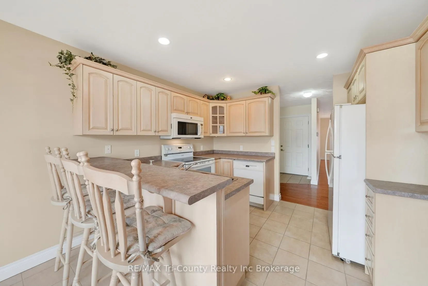 Photo 6 of 14 Yeager Avenue, Norfolk, Simcoe — HOMEH