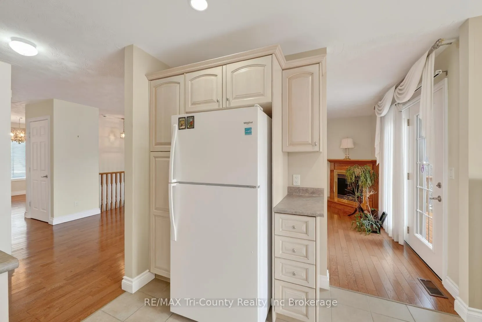 Photo 8 of 14 Yeager Avenue, Norfolk, Simcoe — HOMEH