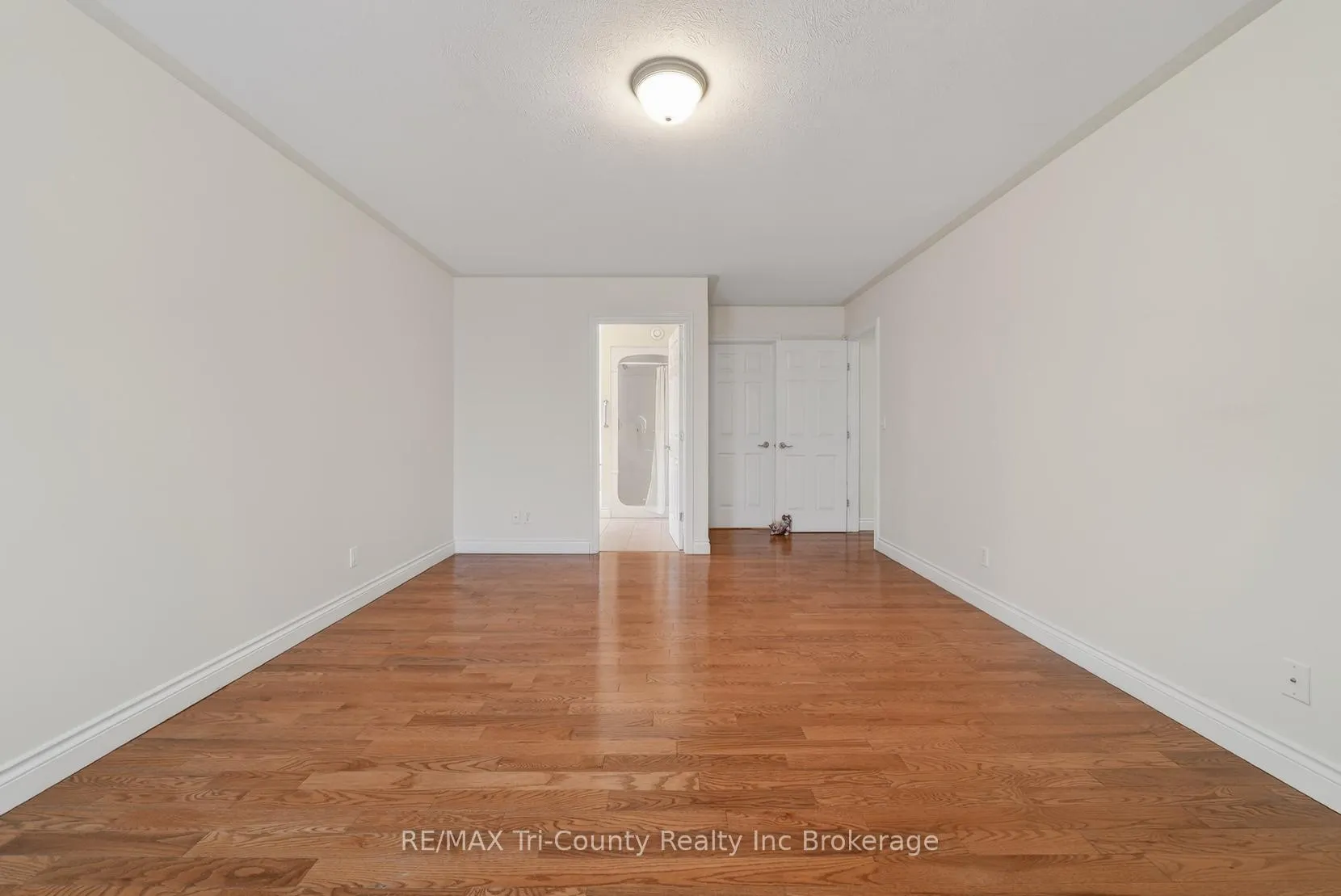 Photo 10 of 14 Yeager Avenue, Norfolk, Simcoe — HOMEH