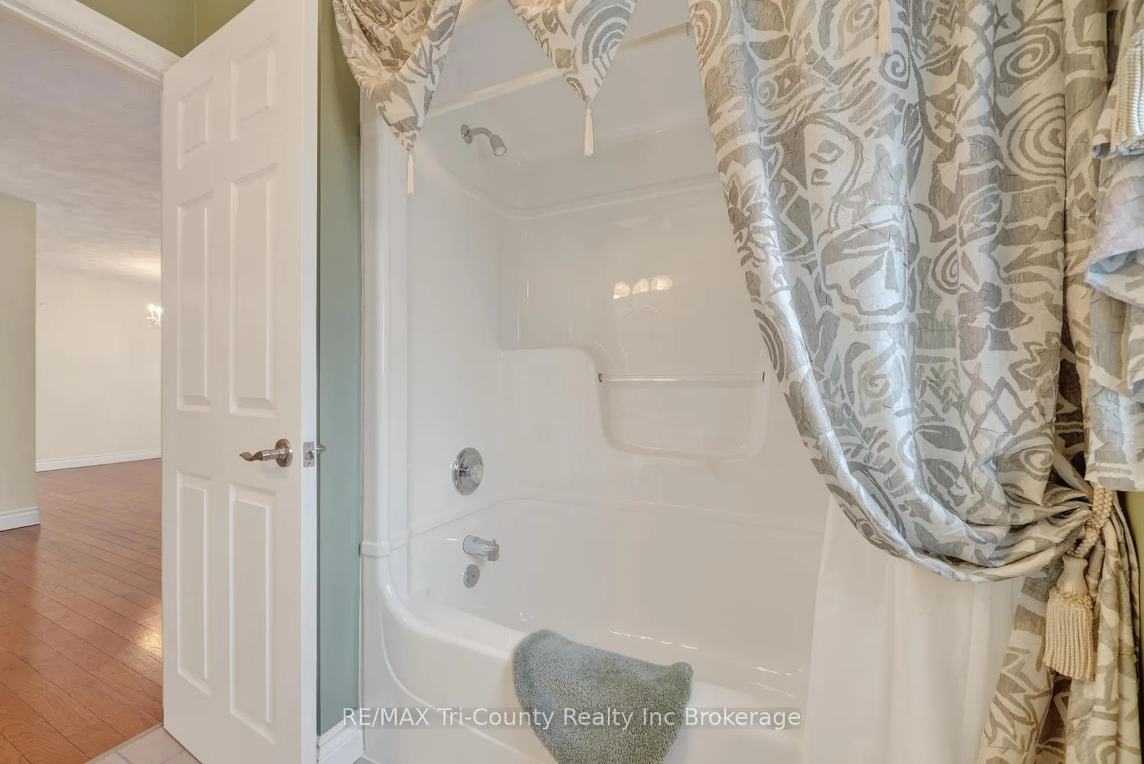 Photo 19 of 14 Yeager Avenue, Norfolk, Simcoe — HOMEH