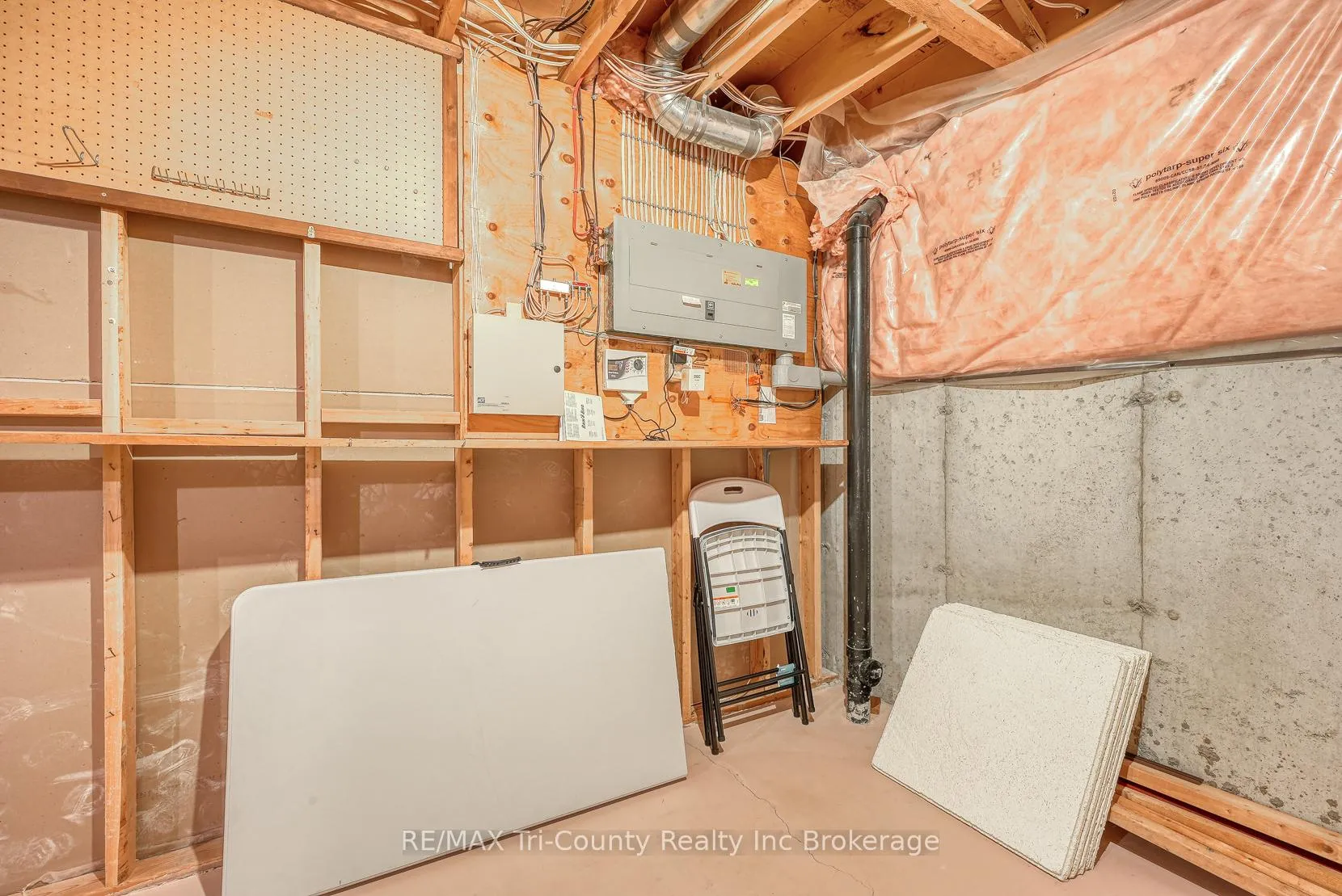 Photo 39 of 14 Yeager Avenue, Norfolk, Simcoe — HOMEH