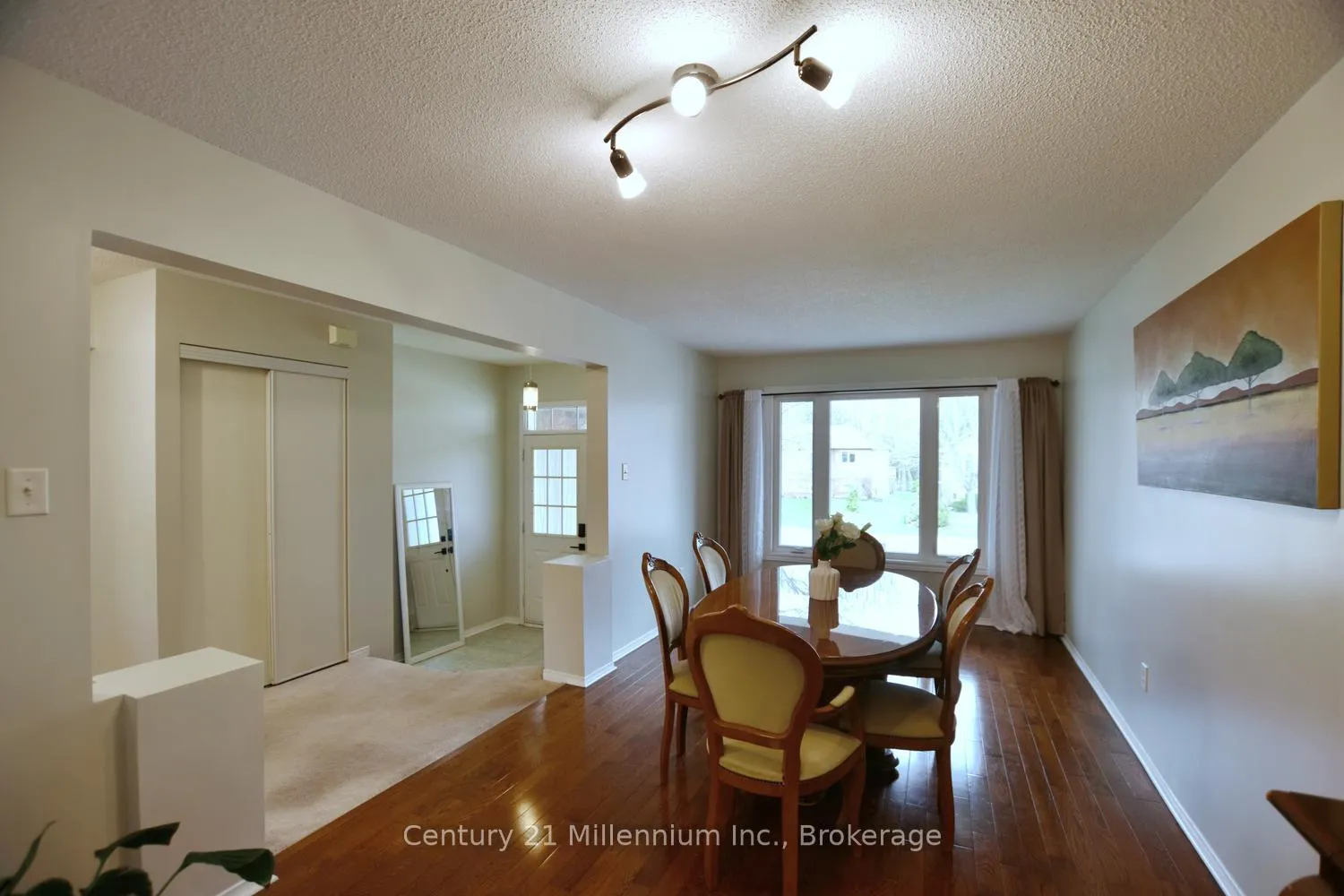 Photo 7 of 114 Silver Birch Avenue, Wasaga Beach — HOMEH