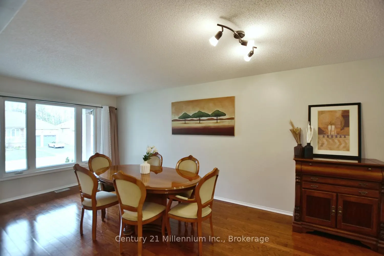 Photo 8 of 114 Silver Birch Avenue, Wasaga Beach — HOMEH