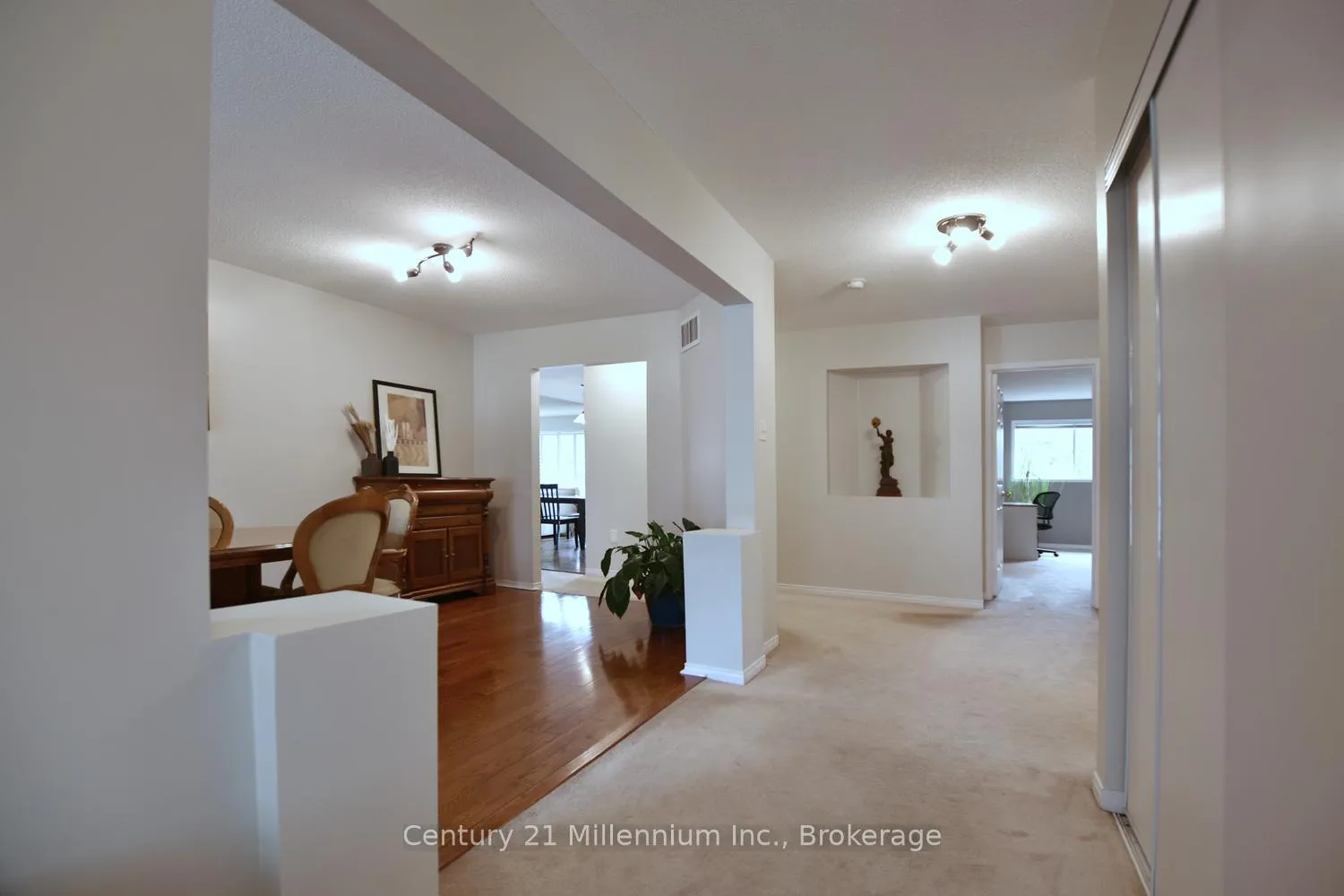 Photo 10 of 114 Silver Birch Avenue, Wasaga Beach — HOMEH