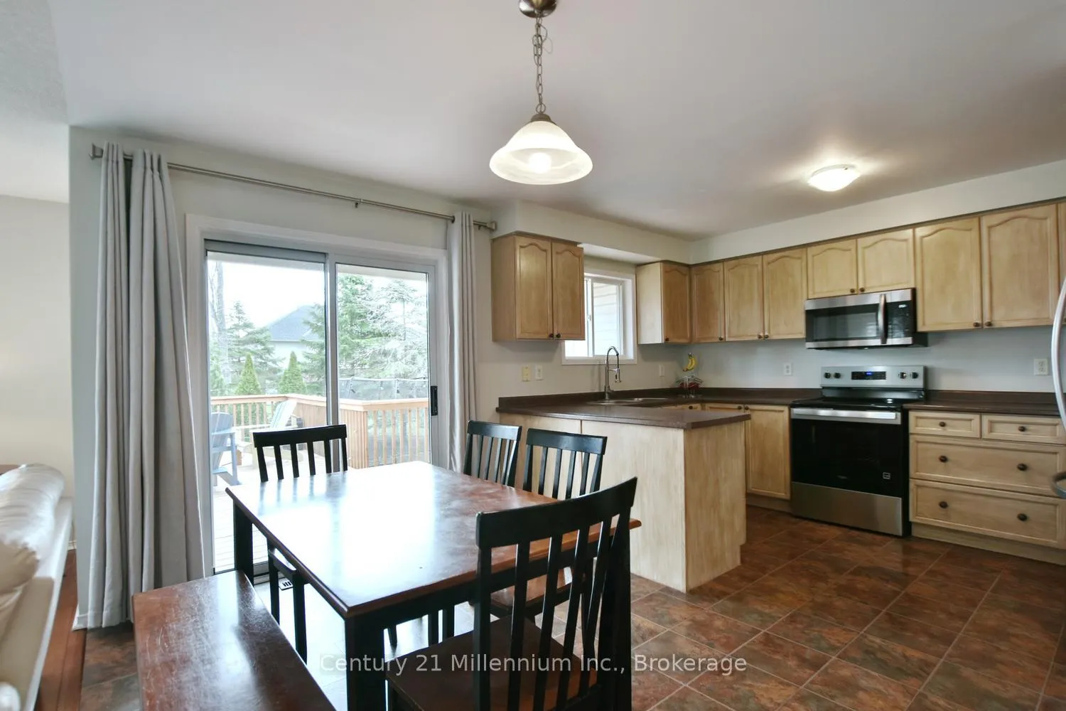 Photo 13 of 114 Silver Birch Avenue, Wasaga Beach — HOMEH