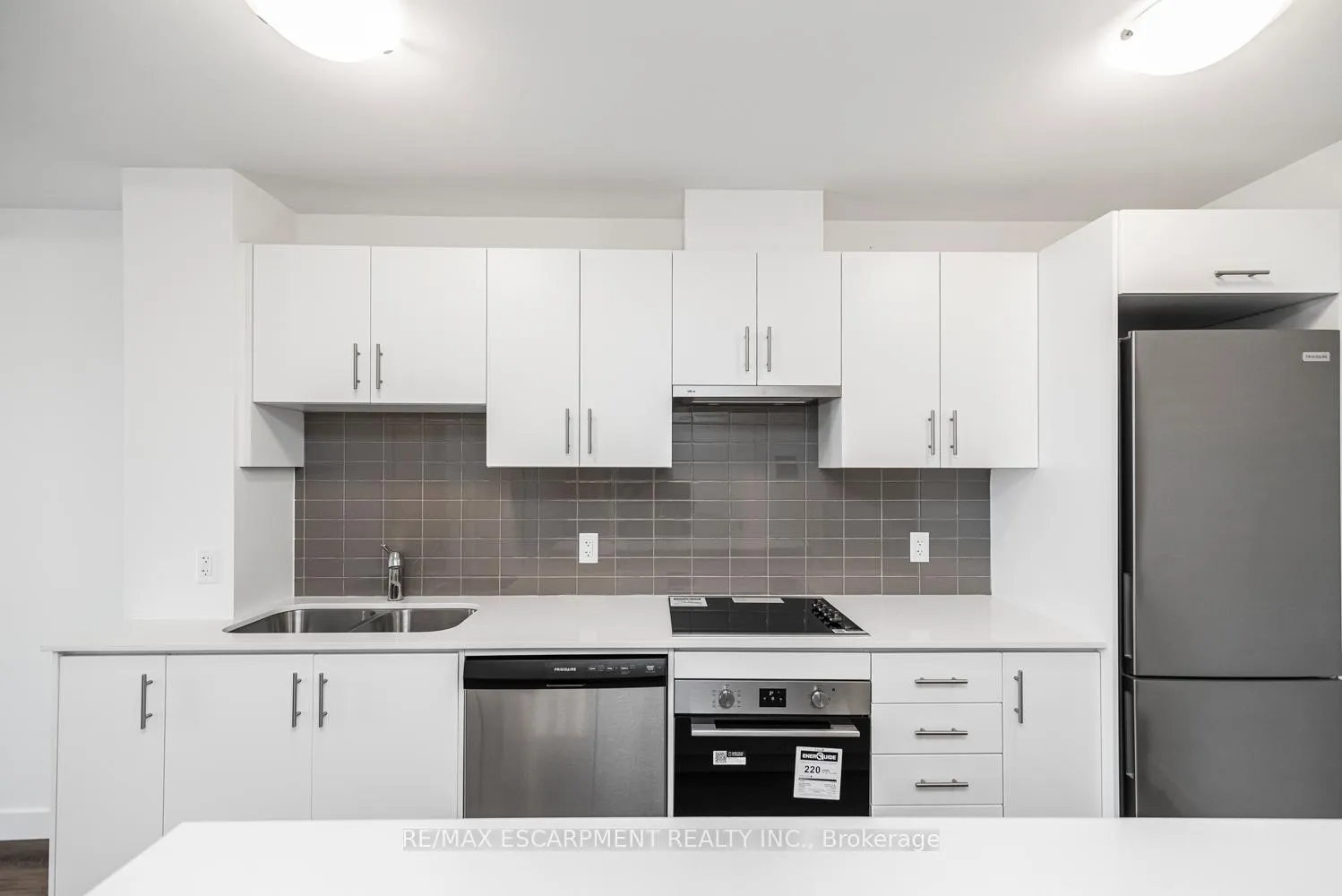 Photo 7 of Unit 1109, 461 Green Road, Hamilton, Lakeshore — HOMEH