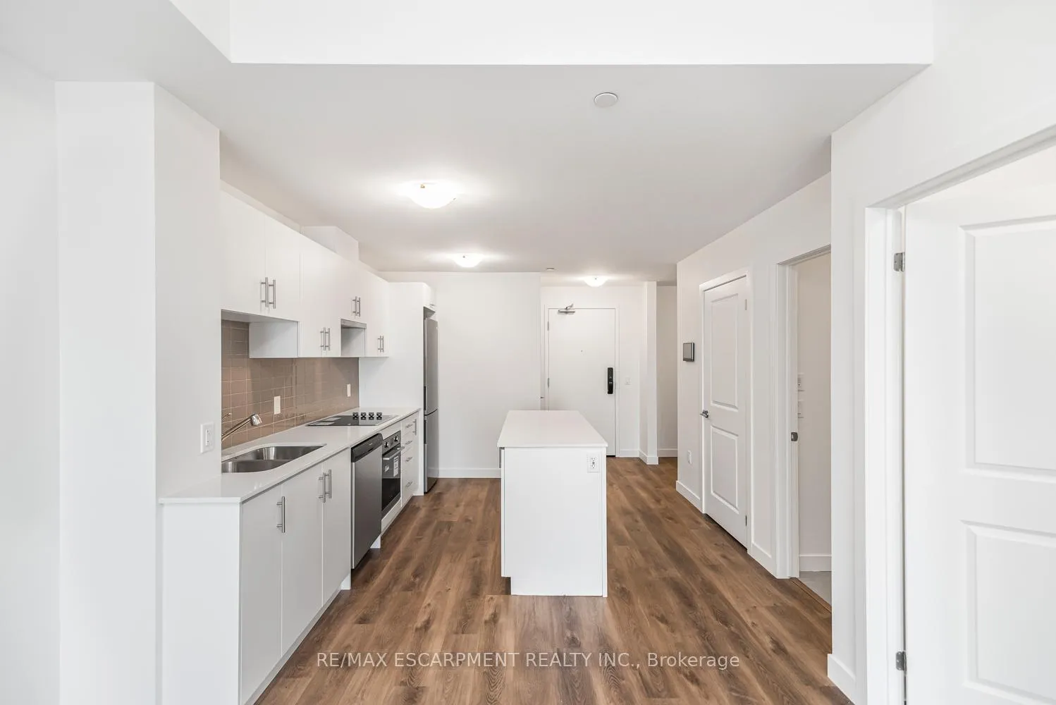 Photo 8 of Unit 1109, 461 Green Road, Hamilton, Lakeshore — HOMEH