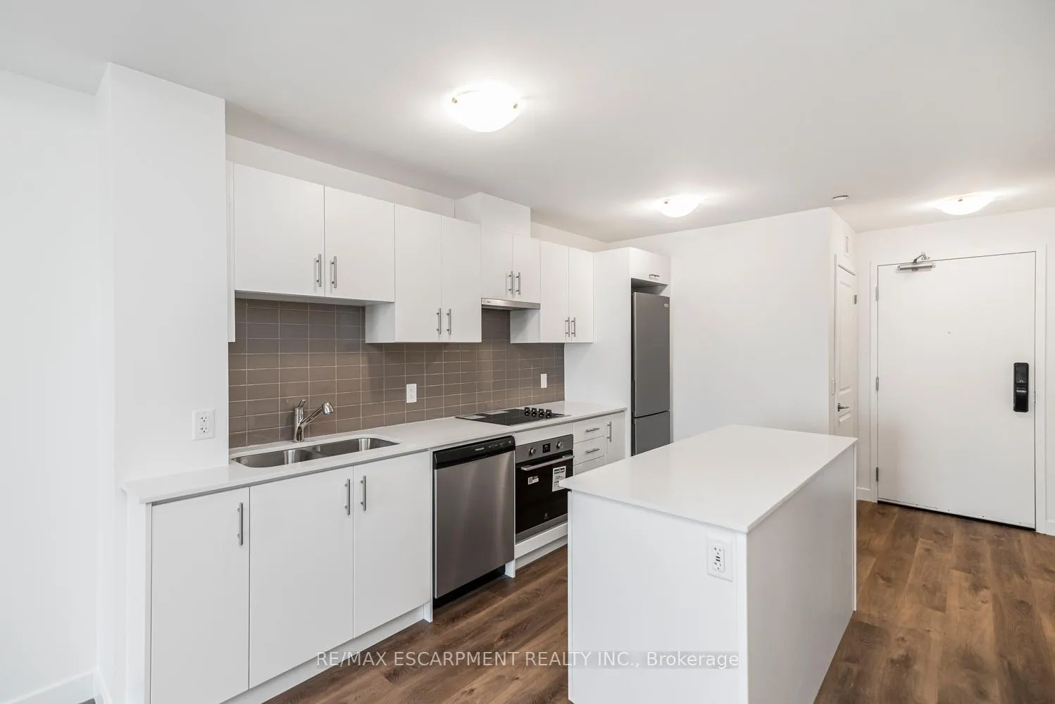 Photo 9 of Unit 1109, 461 Green Road, Hamilton, Lakeshore — HOMEH