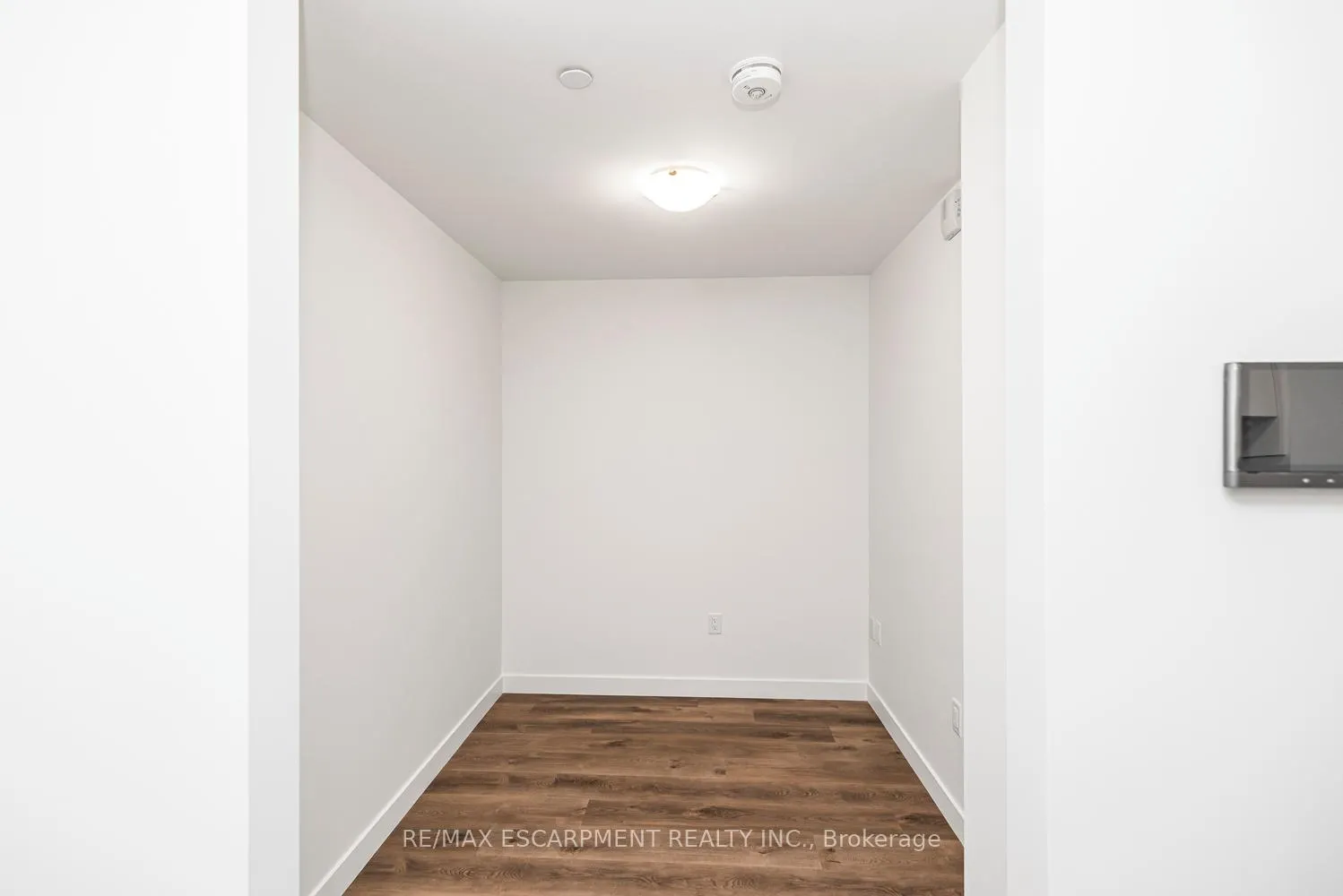 Photo 12 of Unit 1109, 461 Green Road, Hamilton, Lakeshore — HOMEH
