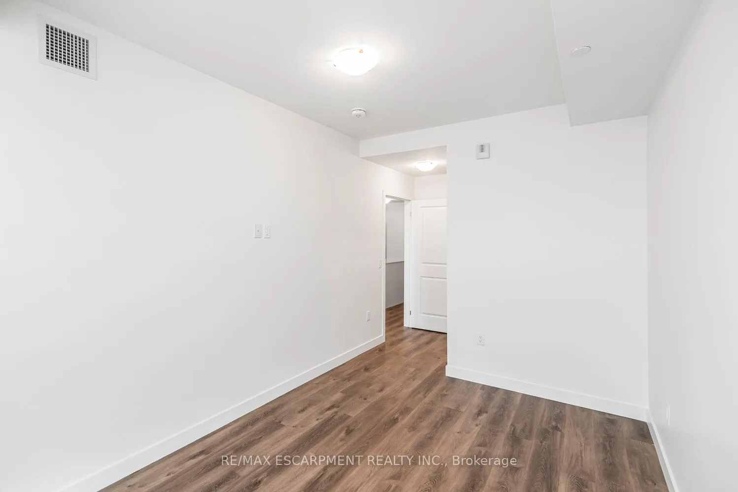 Photo 13 of Unit 1109, 461 Green Road, Hamilton, Lakeshore — HOMEH