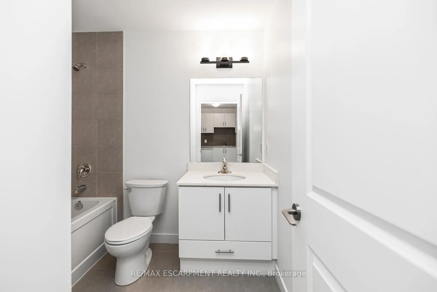 Photo 17 of Unit 1109, 461 Green Road, Hamilton, Lakeshore — HOMEH