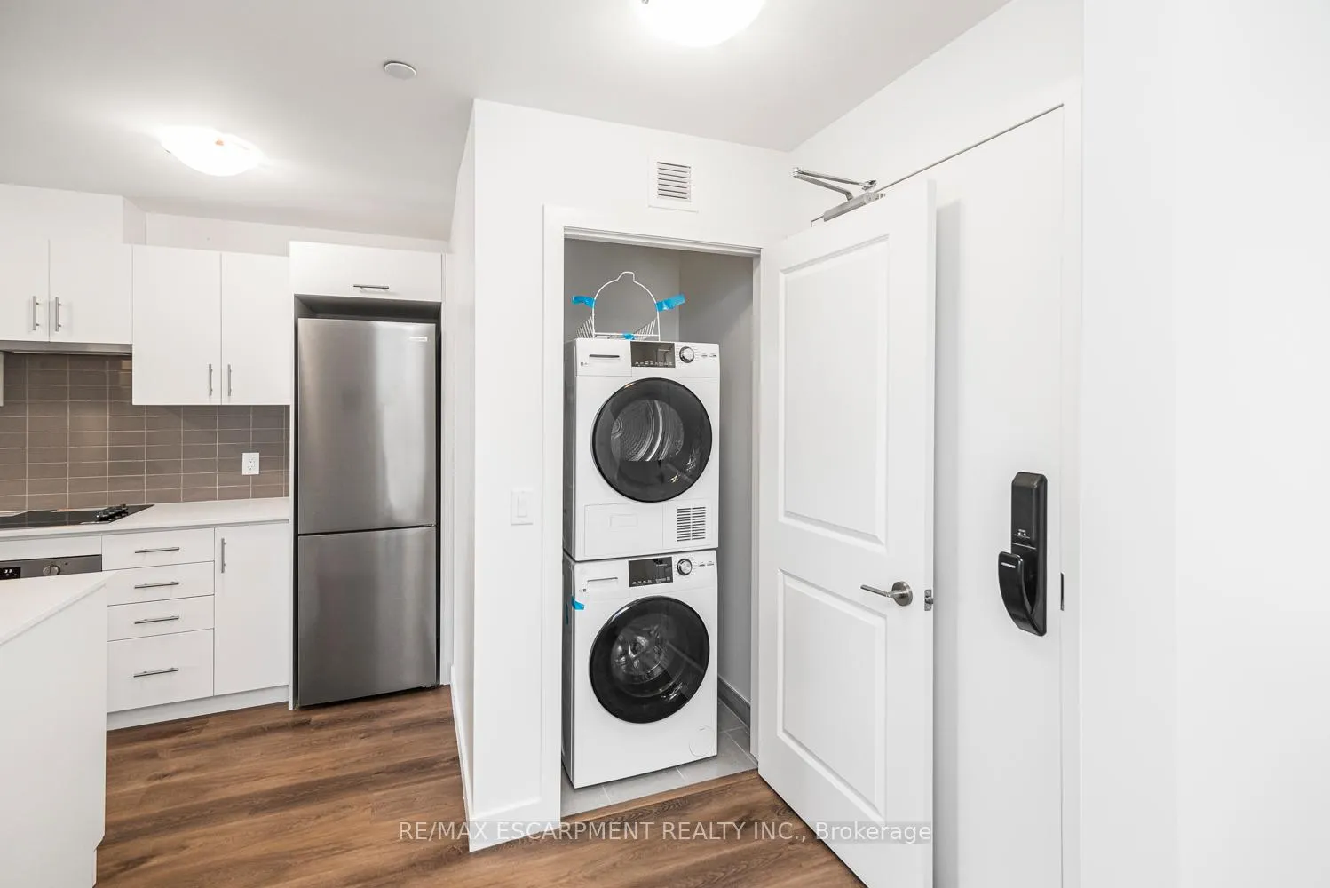 Photo 18 of Unit 1109, 461 Green Road, Hamilton, Lakeshore — HOMEH