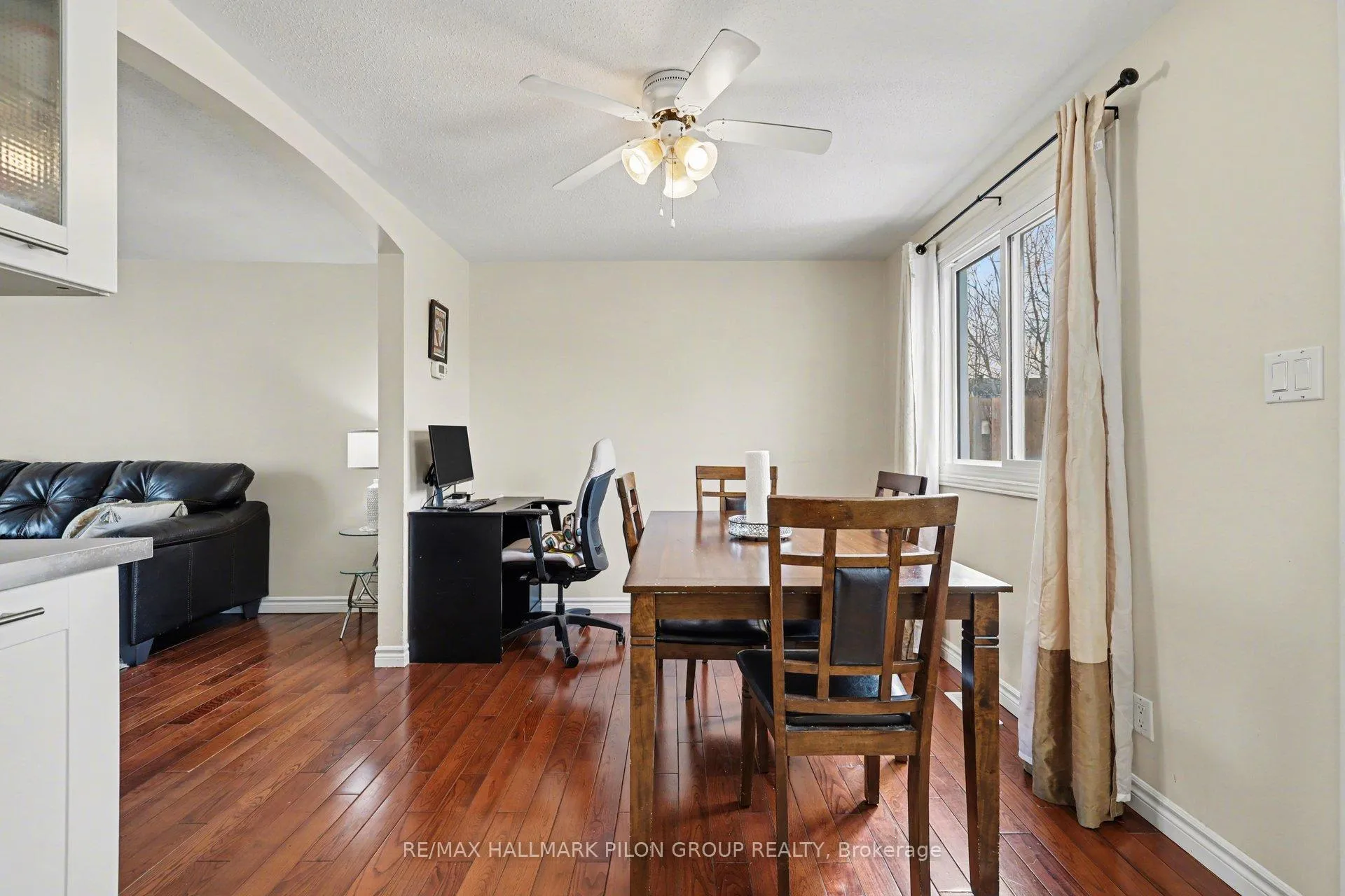 Photo 6 of Unit C, 1540 Beaverpond Drive, Ottawa, Pineview — HOMEH