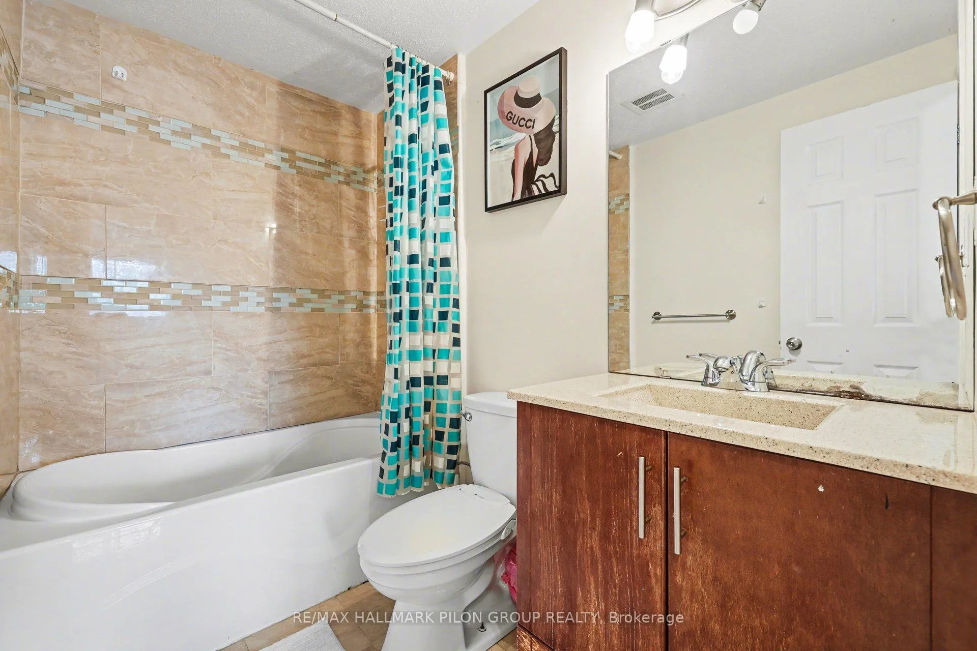 Photo 10 of Unit C, 1540 Beaverpond Drive, Ottawa, Pineview — HOMEH
