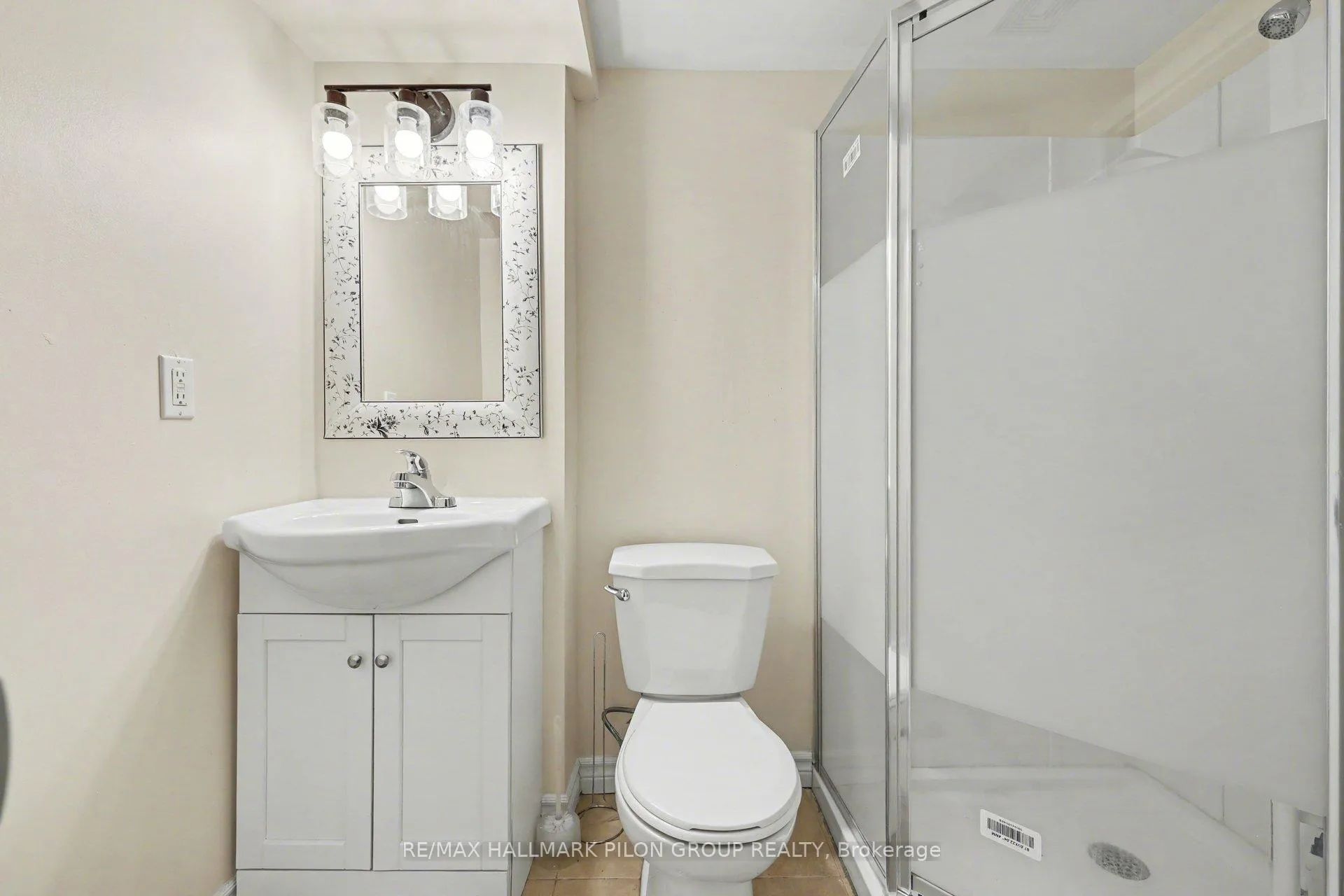 Photo 13 of Unit C, 1540 Beaverpond Drive, Ottawa, Pineview — HOMEH