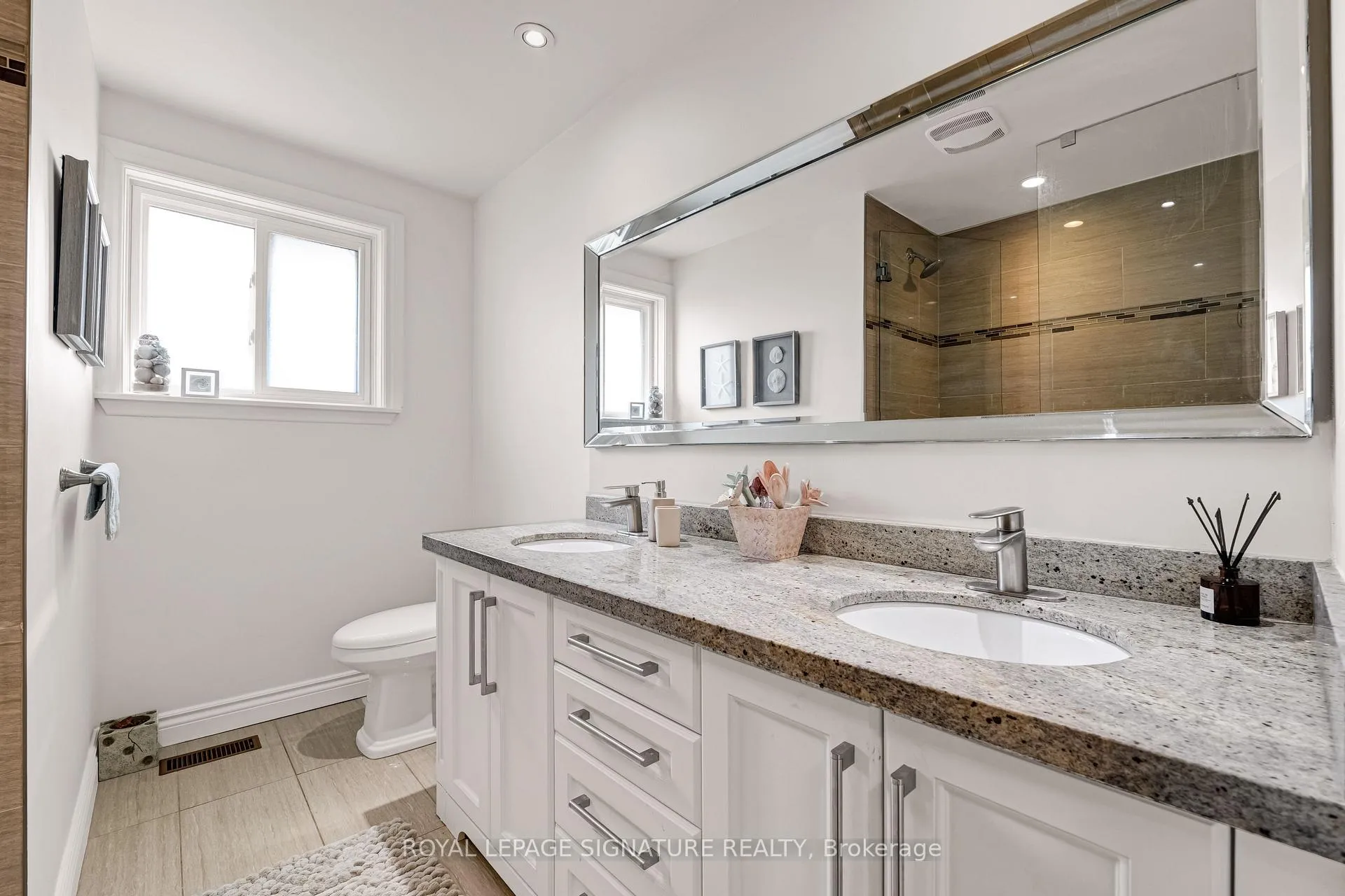 Photo 17 of 55 Tollerton Avenue, North York, Bayview Woods-Steeles — HOMEH