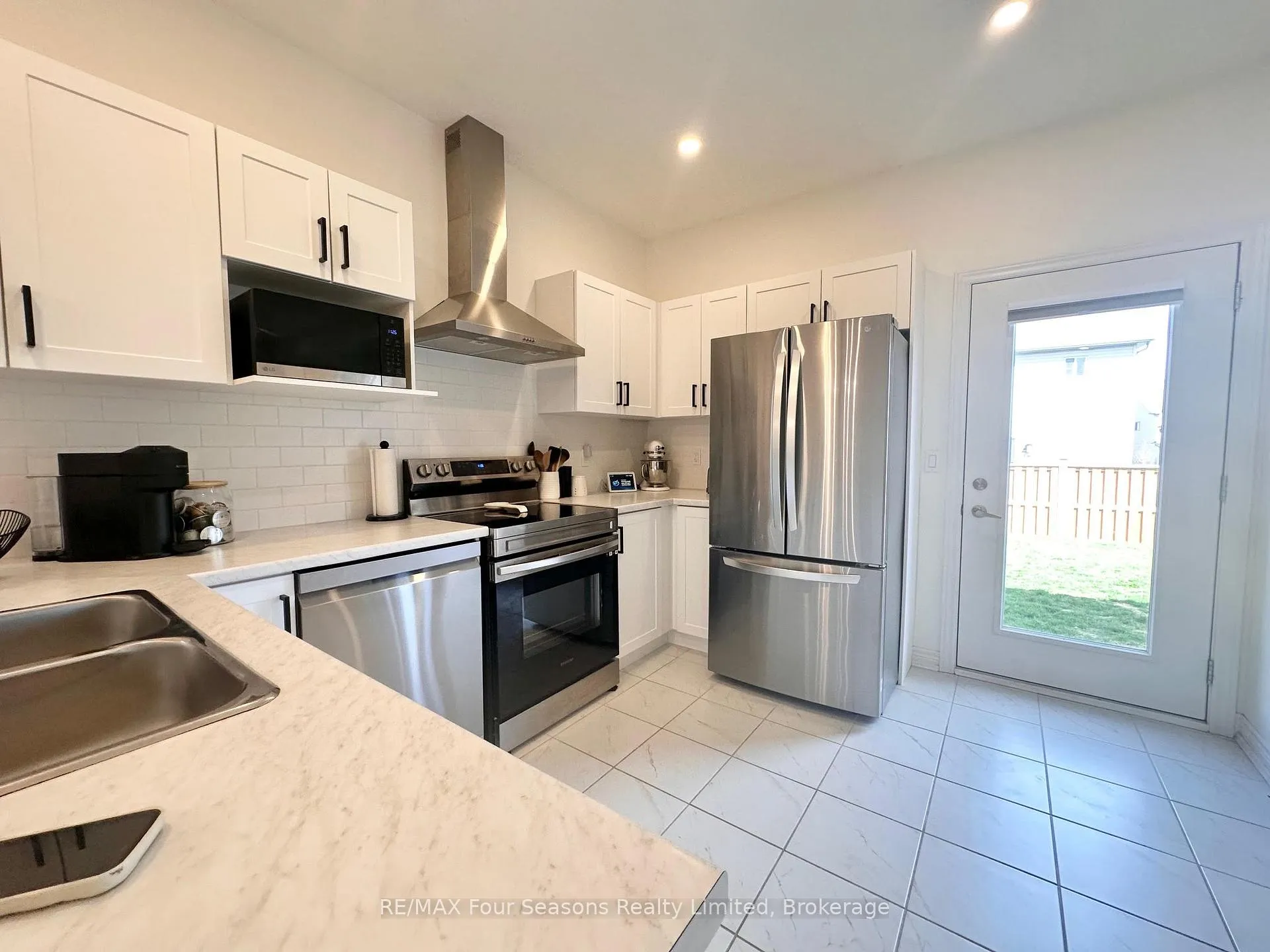 Photo 5 of 26 Shipley Avenue, Collingwood — HOMEH