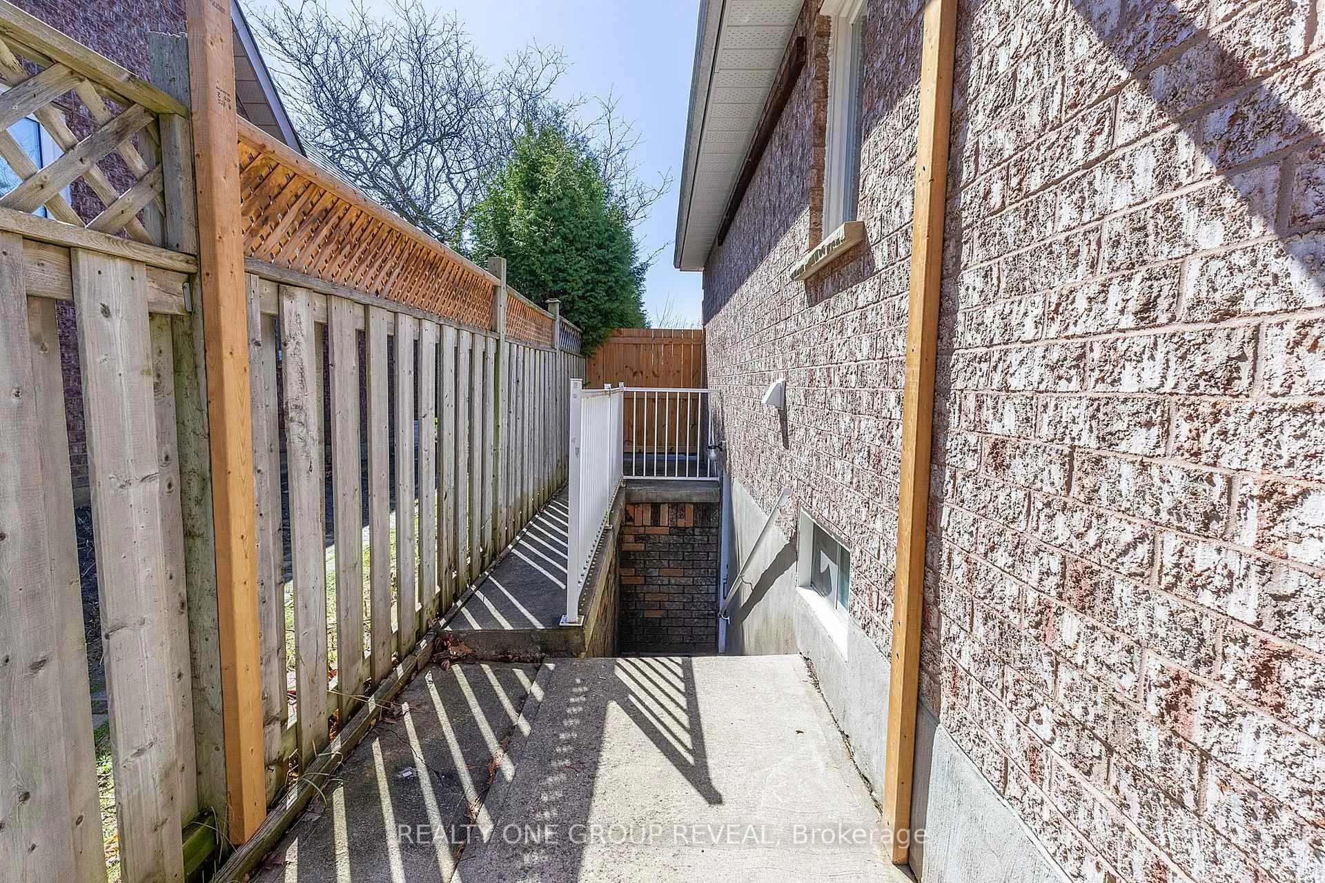 Photo 5 of 48 Patrick Drive, Whitby, Pringle Creek — HOMEH