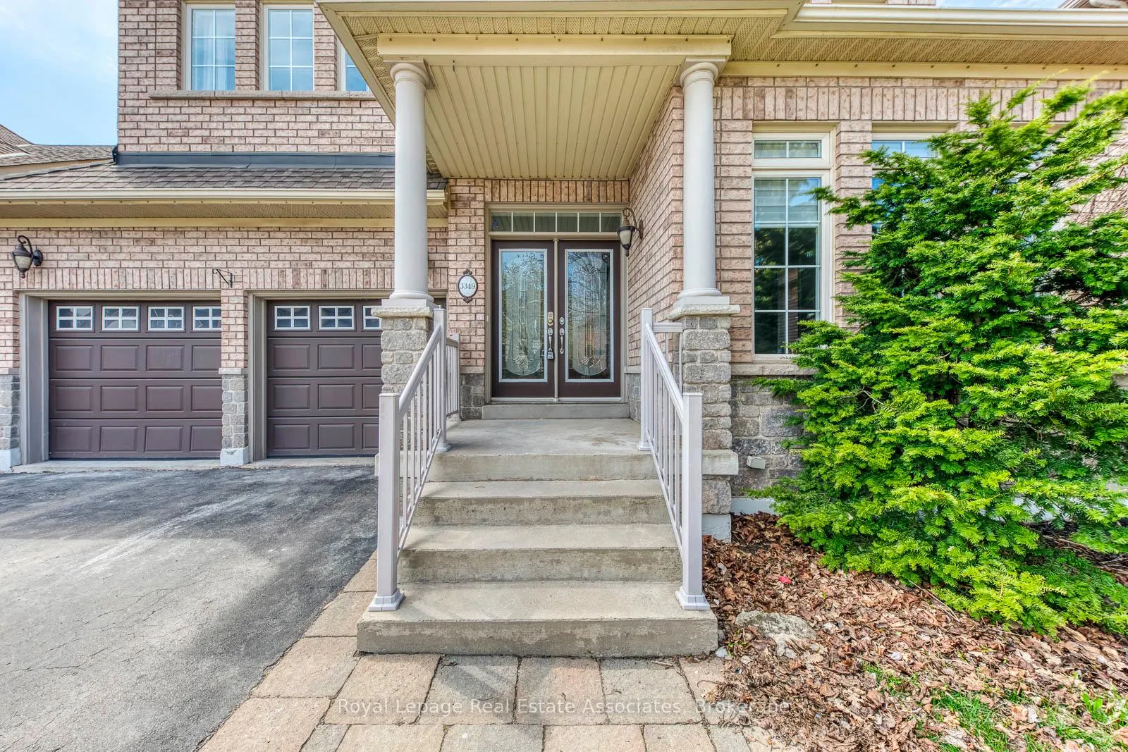 Photo 2 of 3349 Springflower Way, Oakville, Bronte — HOMEH