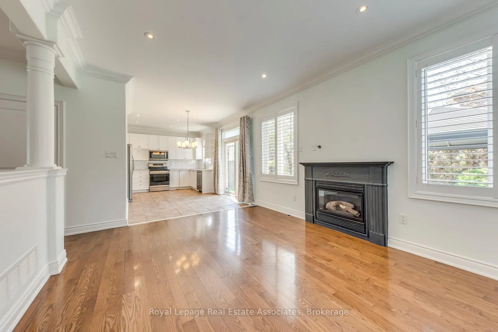 Photo 12 of 3349 Springflower Way, Oakville, Bronte — HOMEH