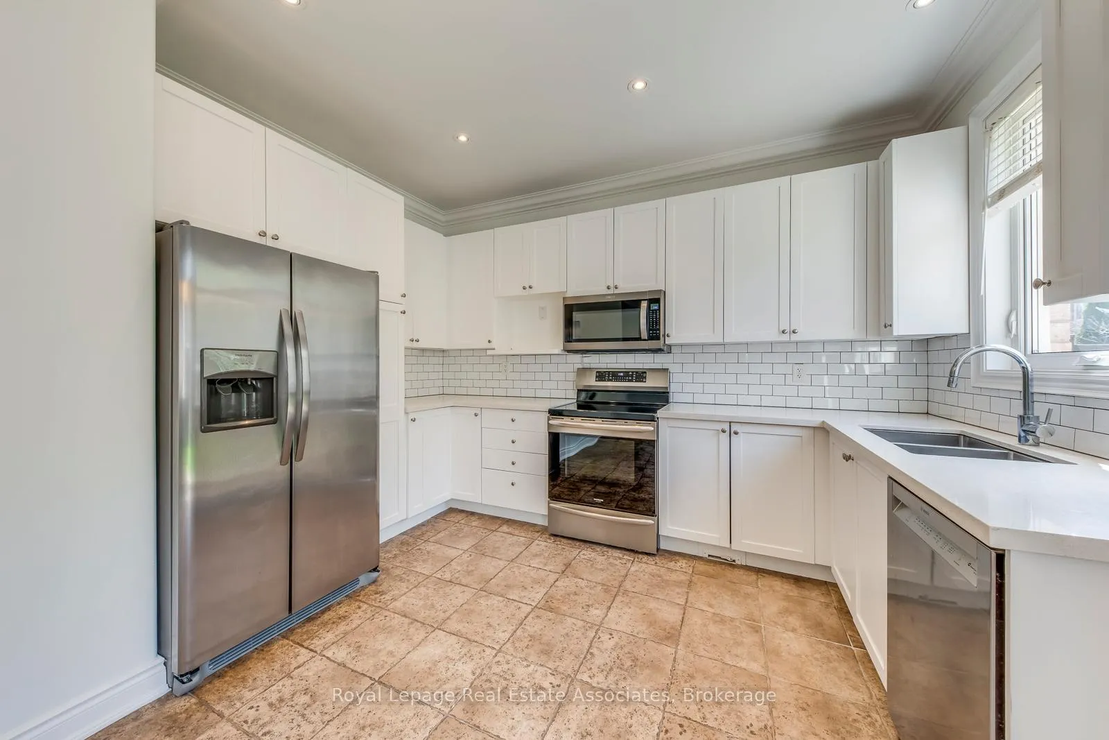 Photo 14 of 3349 Springflower Way, Oakville, Bronte — HOMEH