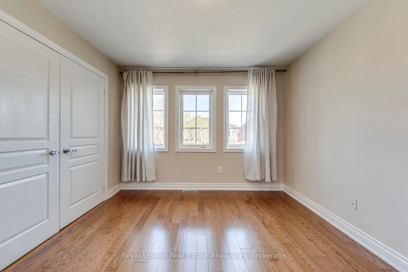 Photo 27 of 3349 Springflower Way, Oakville, Bronte — HOMEH