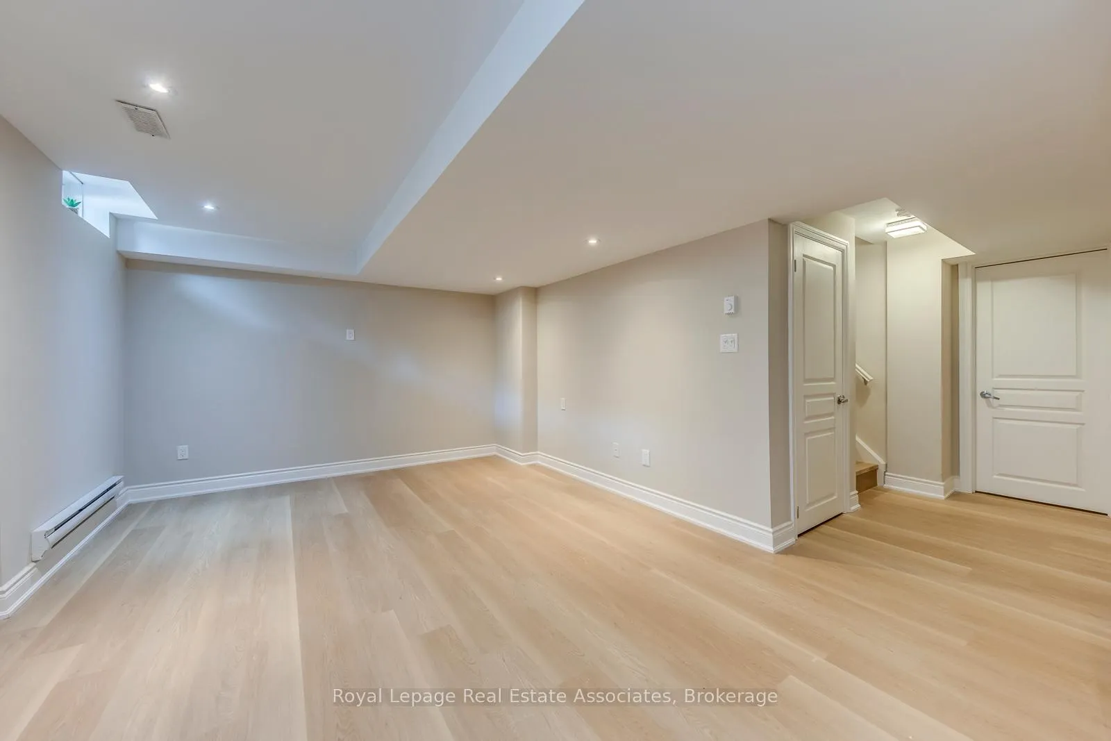 Photo 32 of 3349 Springflower Way, Oakville, Bronte — HOMEH