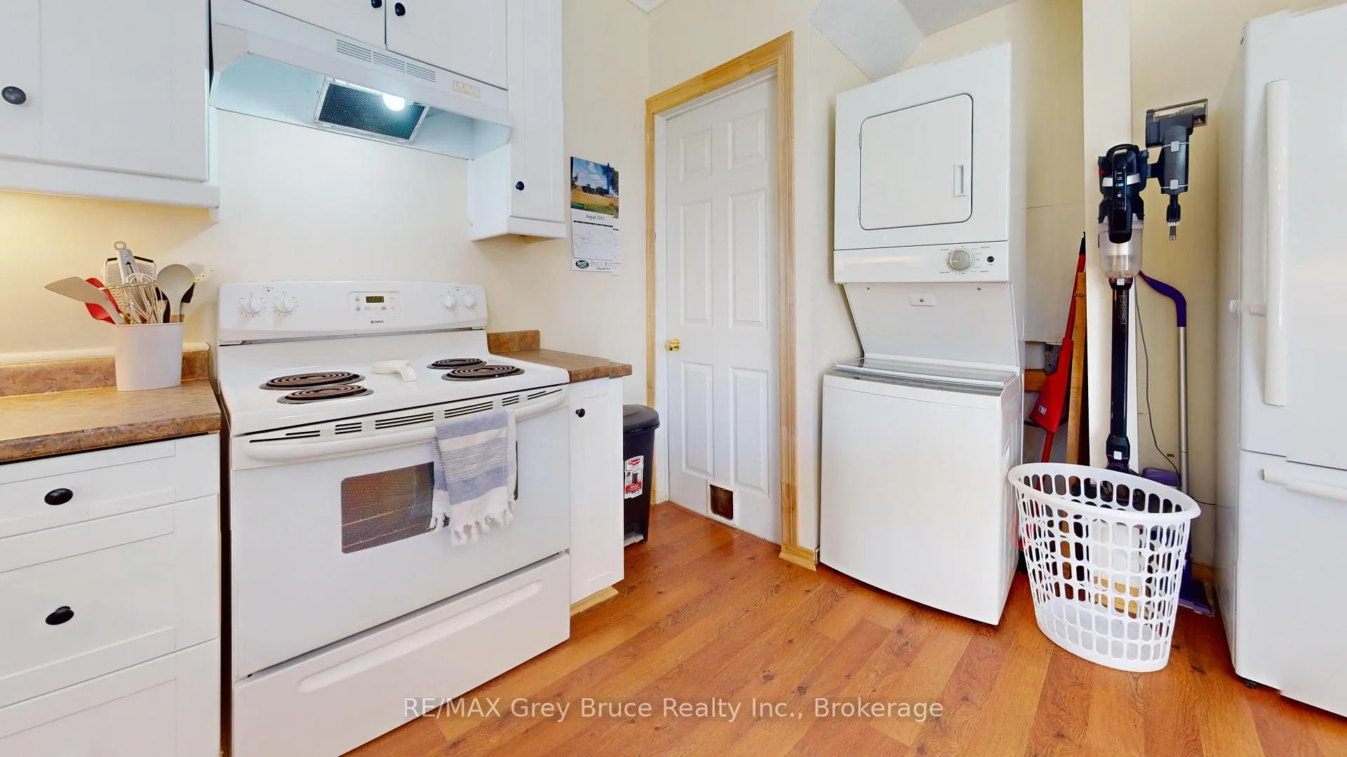 Photo 12 of 937 4th Avenue E, Owen Sound — HOMEH