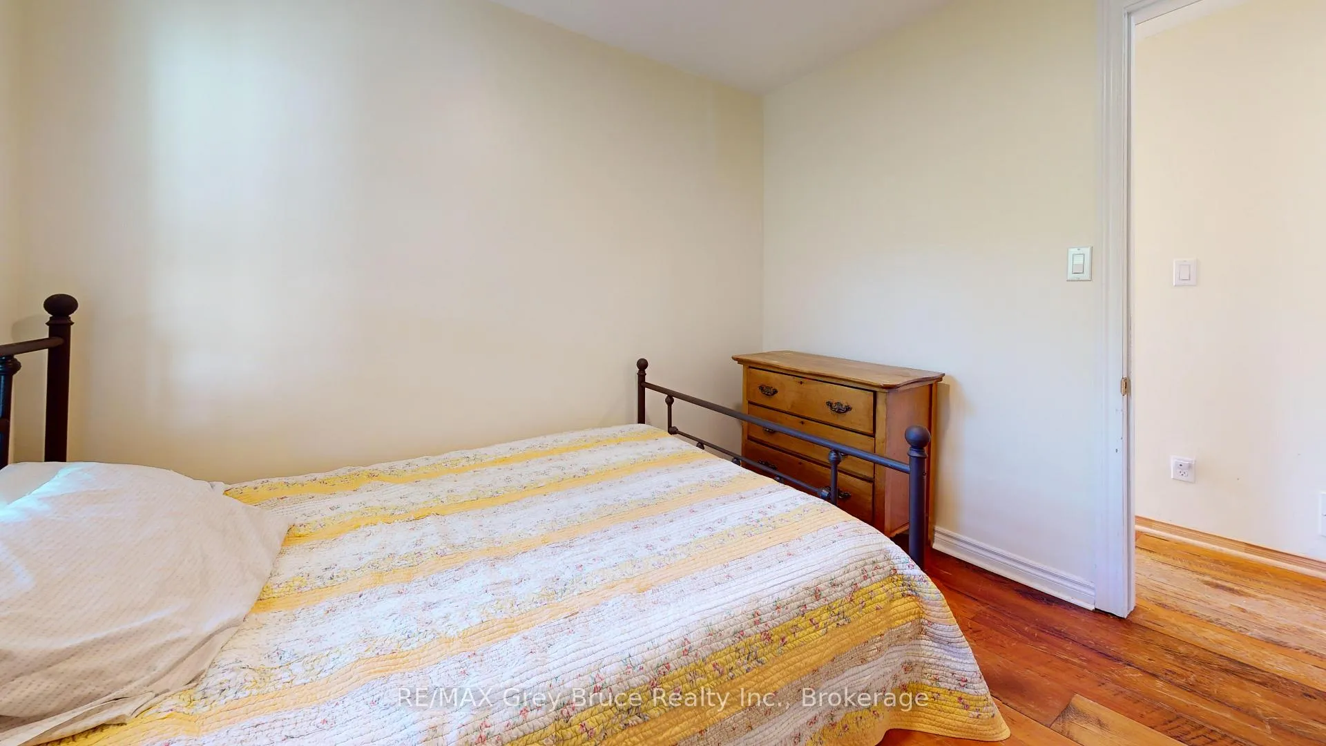 Photo 14 of 937 4th Avenue E, Owen Sound — HOMEH