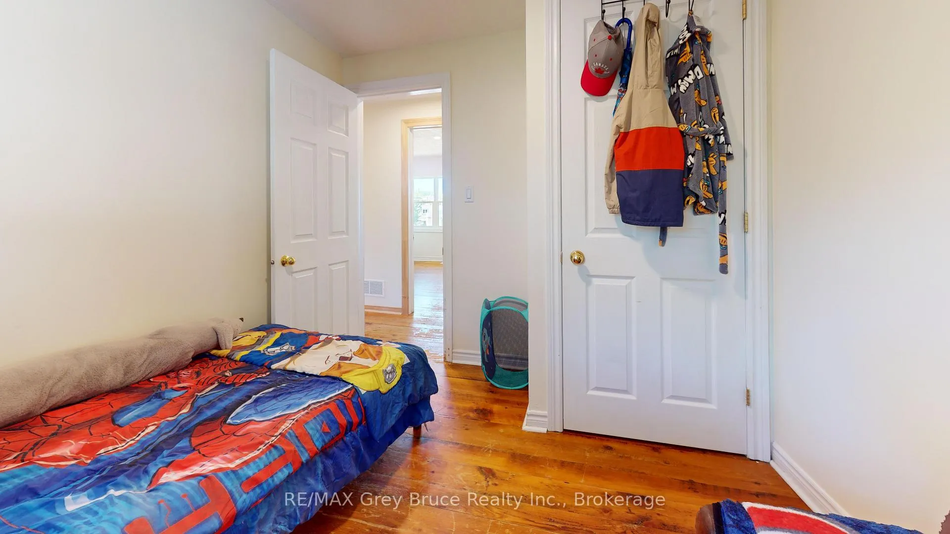 Photo 15 of 937 4th Avenue E, Owen Sound — HOMEH