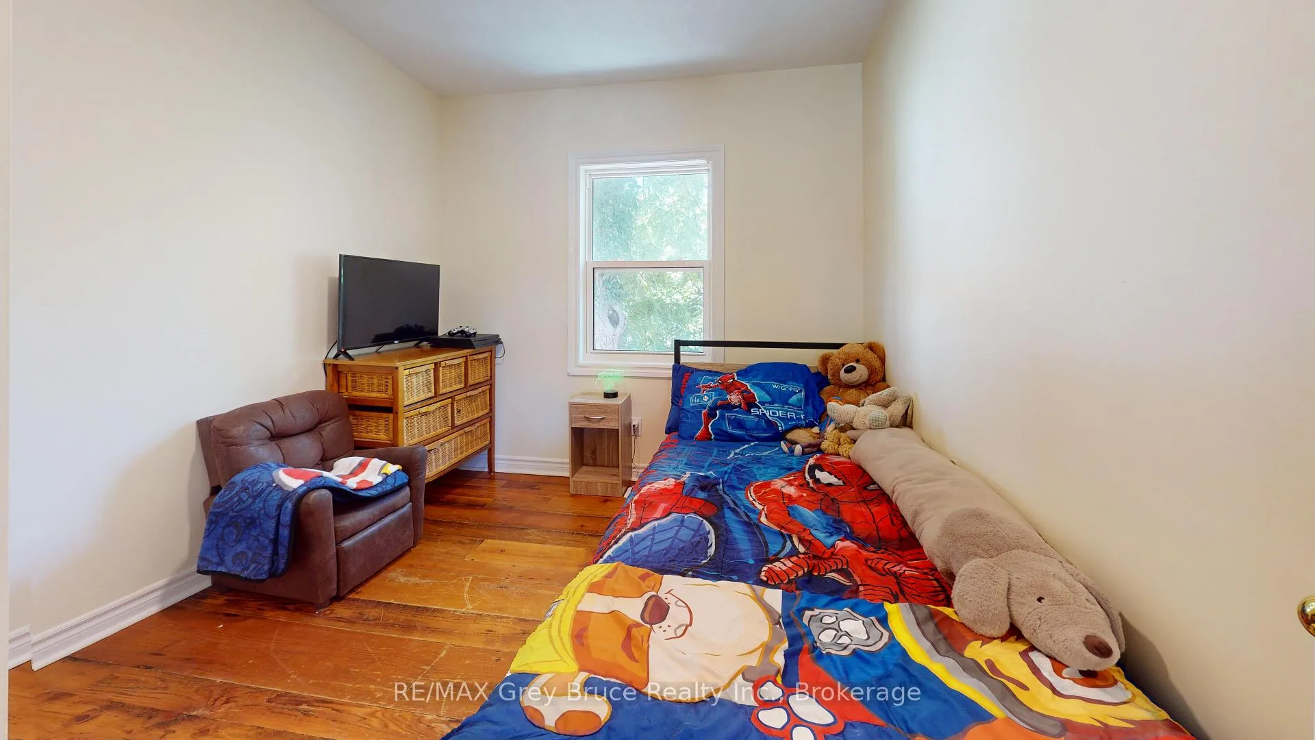 Photo 17 of 937 4th Avenue E, Owen Sound — HOMEH