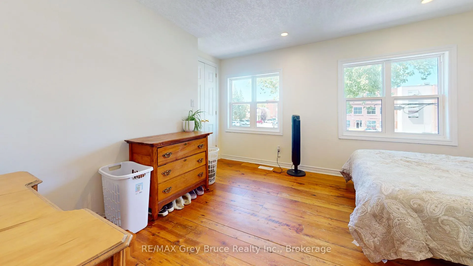 Photo 18 of 937 4th Avenue E, Owen Sound — HOMEH