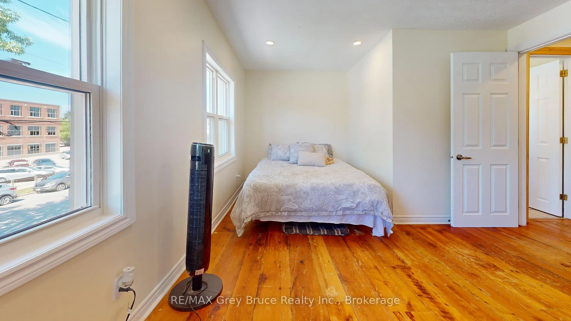 Photo 19 of 937 4th Avenue E, Owen Sound — HOMEH