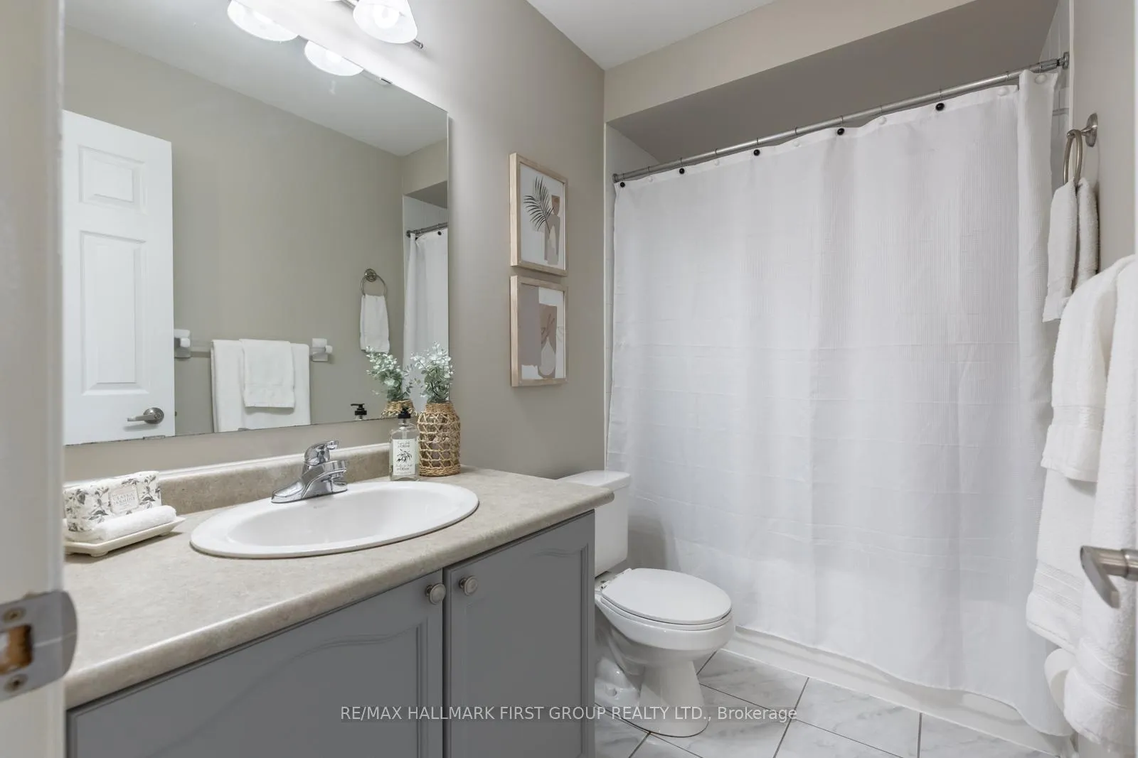 Photo 10 of 124 Brooking Street, Clarington, Bowmanville — HOMEH