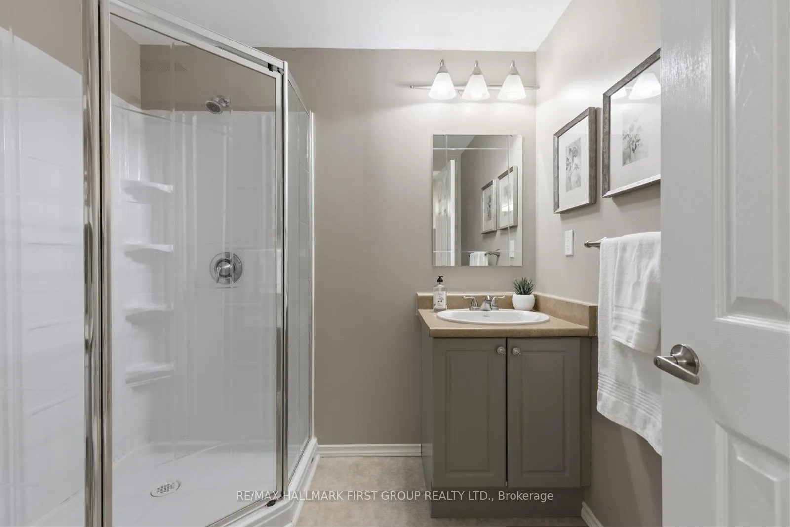 Photo 17 of 124 Brooking Street, Clarington, Bowmanville — HOMEH