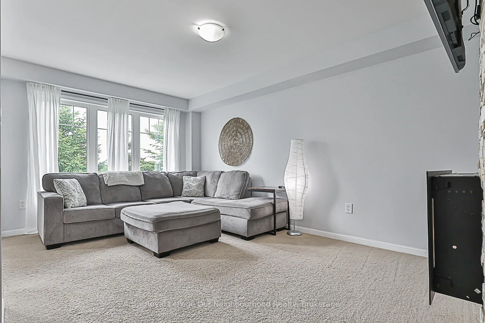 Photo 8 of 1882 Liatris Drive, Pickering, Duffin Heights — HOMEH