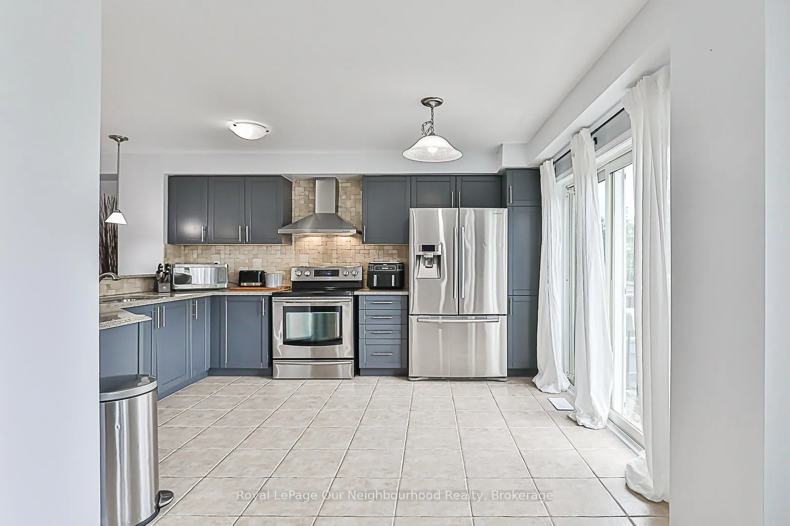 Photo 14 of 1882 Liatris Drive, Pickering, Duffin Heights — HOMEH