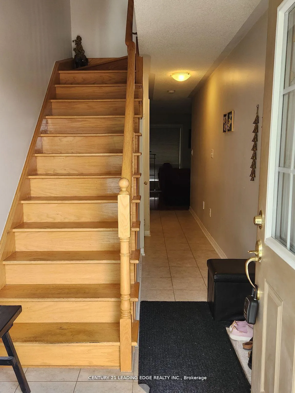 Photo 3 of 21 Oates Drive, Scarborough, Clairlea-Birchmount — HOMEH