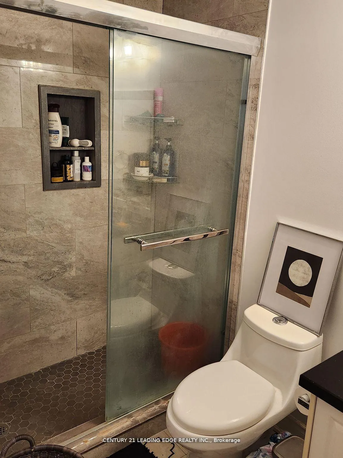 Photo 12 of 21 Oates Drive, Scarborough, Clairlea-Birchmount — HOMEH
