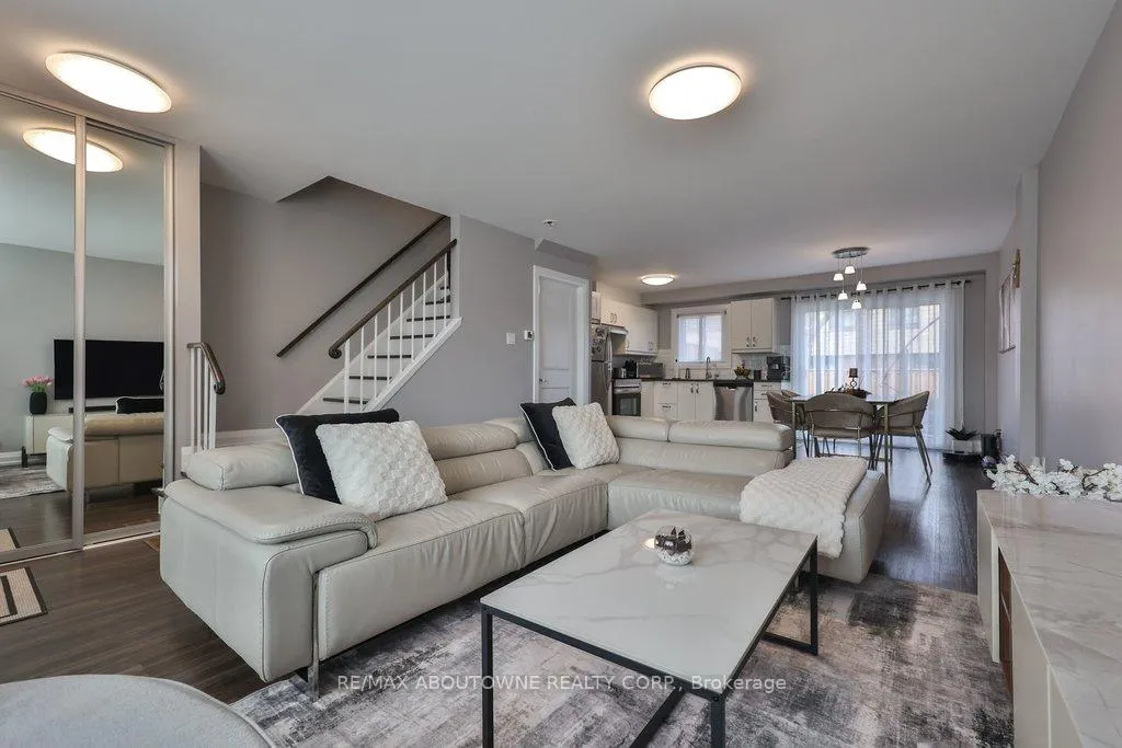 Photo 3 of Unit 23, 1525 Elm Road, Oakville, College Park — HOMEH