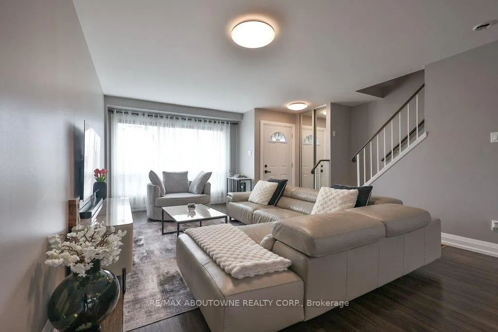 Photo 5 of Unit 23, 1525 Elm Road, Oakville, College Park — HOMEH