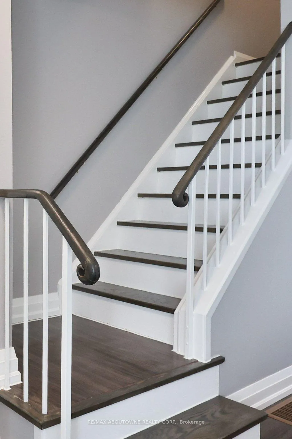 Photo 9 of Unit 23, 1525 Elm Road, Oakville, College Park — HOMEH
