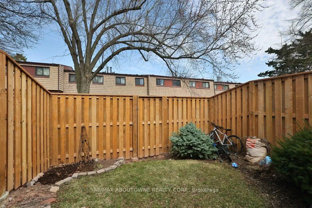 Photo 20 of Unit 23, 1525 Elm Road, Oakville, College Park — HOMEH